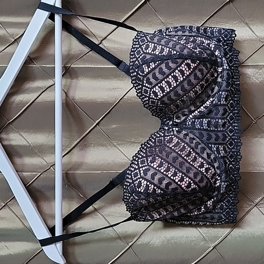 EUC- Adore Me ‘Nymphadora’ Nude Underlay Long Line Balconette Bra